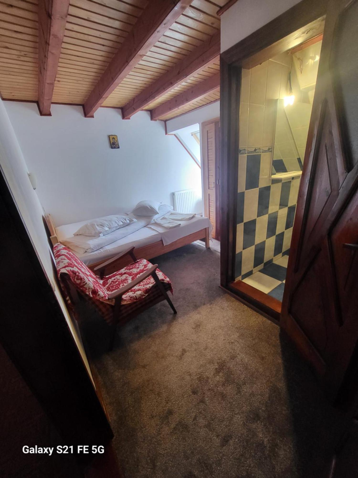Casa Ernst Hotel Moieciu de Jos Bilik gambar
