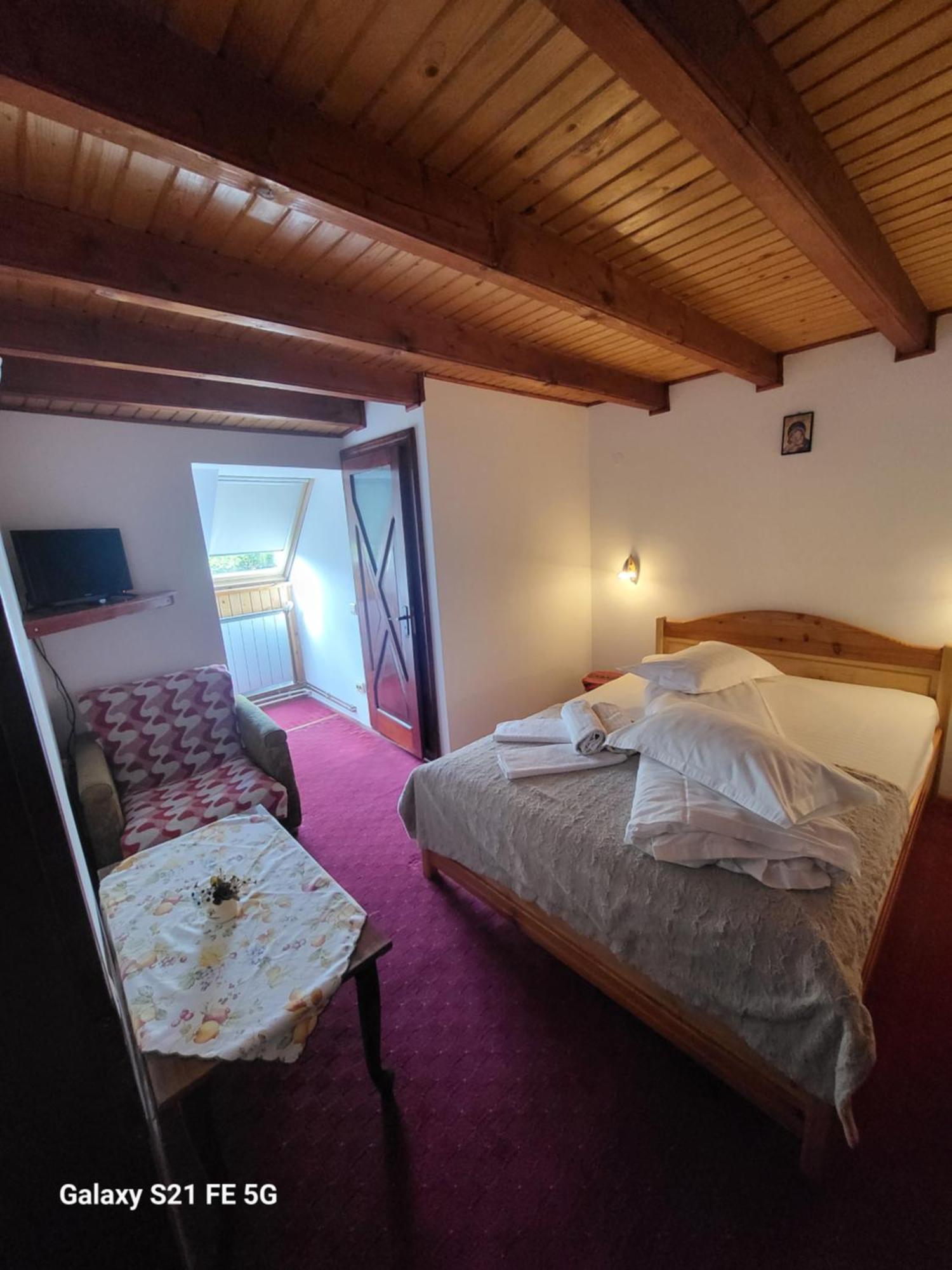 Casa Ernst Hotel Moieciu de Jos Bilik gambar